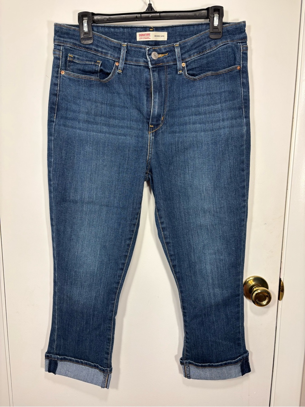 Signature Levi Strauss Mid Rise Capri Jeans Blue Cuffed
